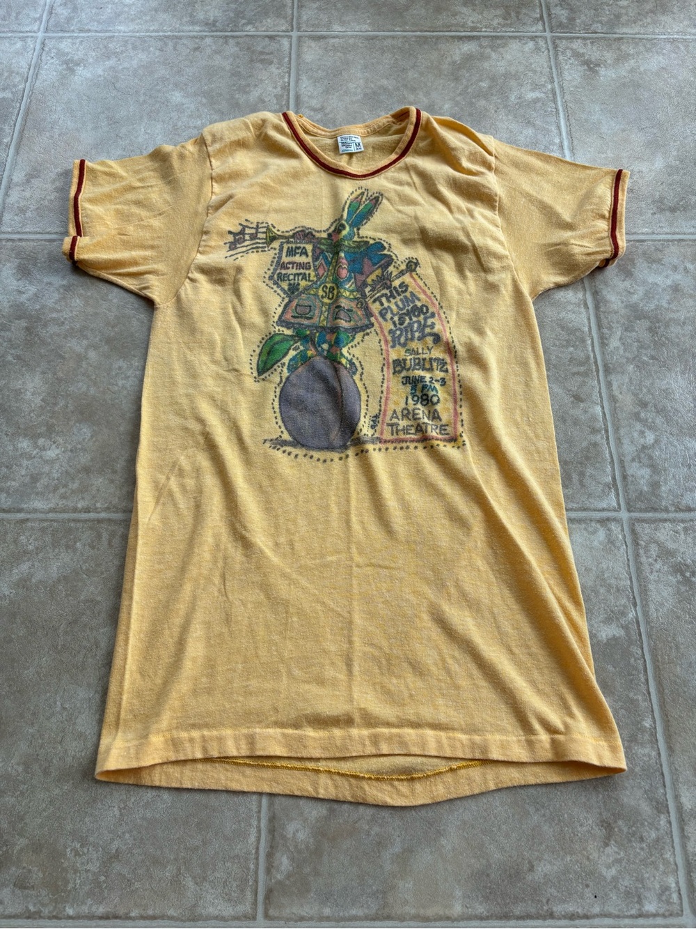 90s Vintage Yellow Short-Sleeve Graphic Tee
